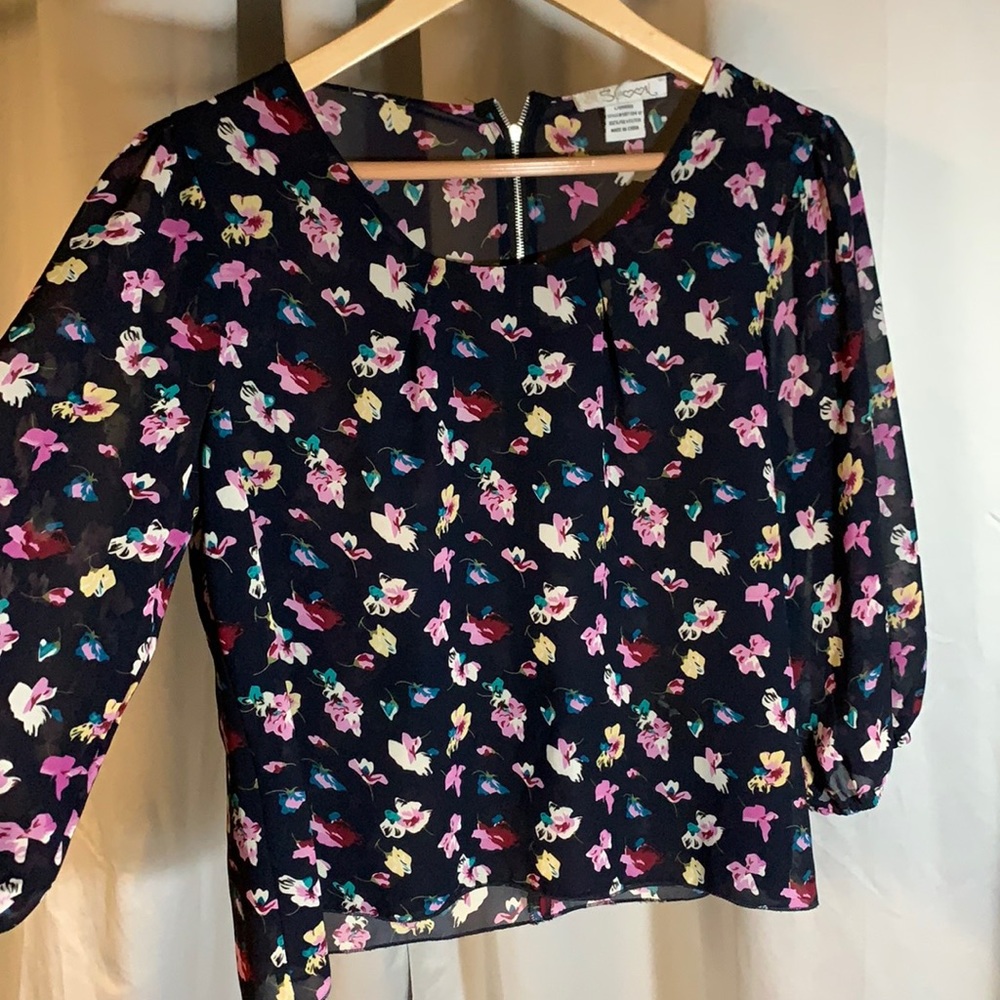 Flowery flowy blouse